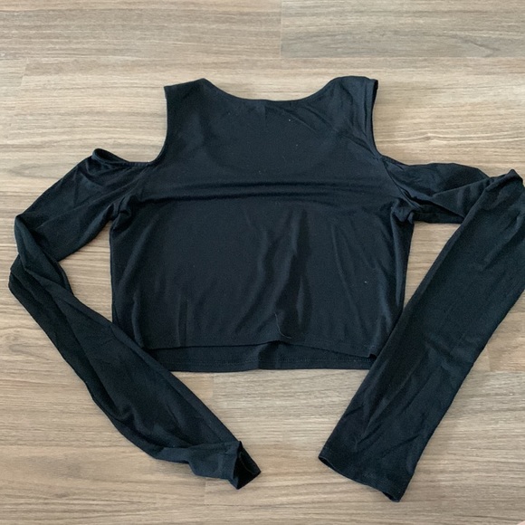 Foreign Exchange Cutout Ling Sleeve Cropped Shirt - Picture 3 of 8